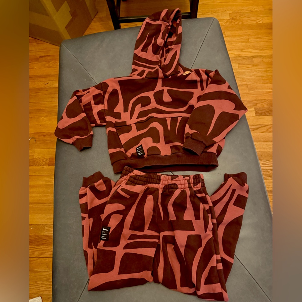 Nike Sports A.I.R. Icon Fleece - kids coral/ burgundy Hoodie Set Medium